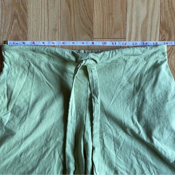 Pansy Co gym shorts - medium - avocado green - Picture 9 of 9